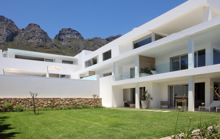 To Let 8 Bedroom Property for Rent in Bakoven Western Cape
